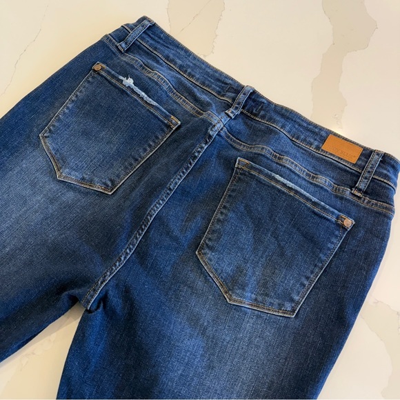 Judy Blue Women's Skinny Jeans Size 15/32 Medium Wash Blue Denim Button Front - Picture 14 of 16